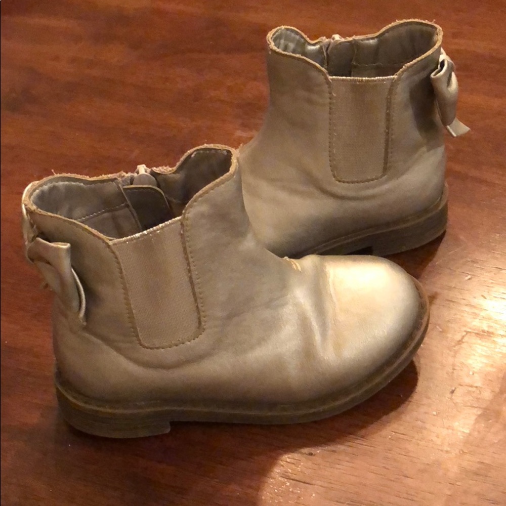 Toddler girls silver booties size 8